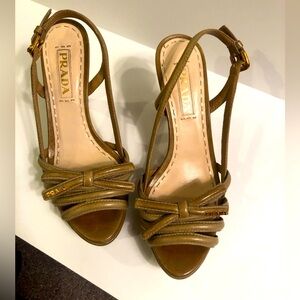 PRADA Heels Bow Tie Leather Tan Size 36.5 EU, US 6.5  Made In Italy.